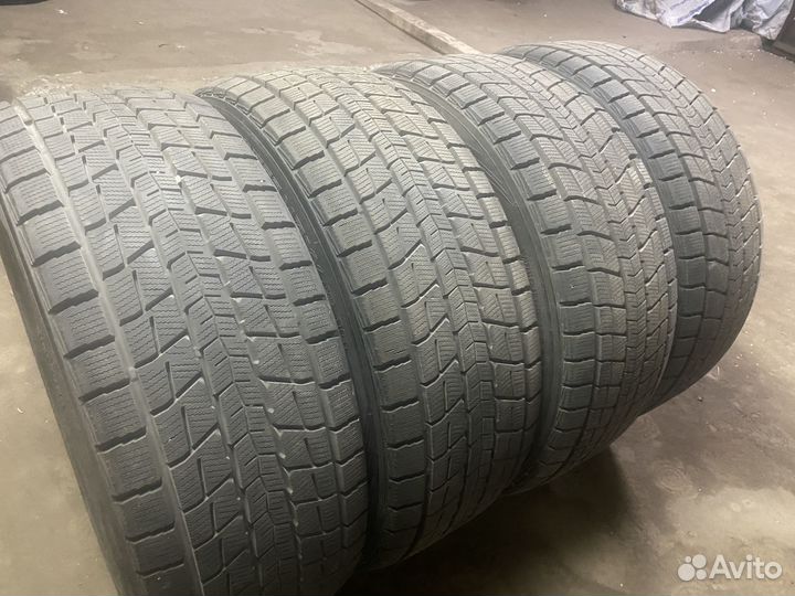 Dunlop Winter Maxx SJ8 275/45 R21 110R