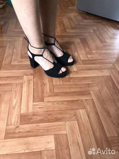 Босоножки женские 37 размер