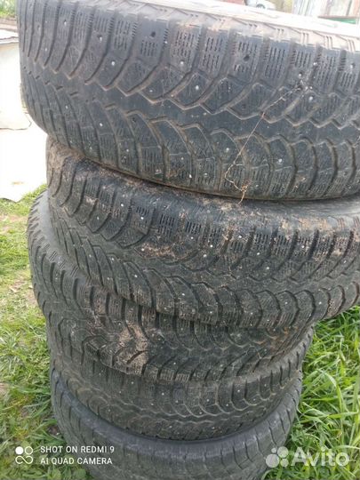 Bridgestone Blizzak Spike-01 21.5/70 R16