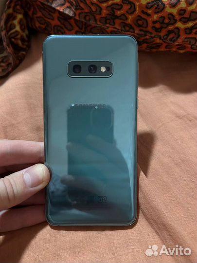Samsung Galaxy S10e, 6/128 ГБ