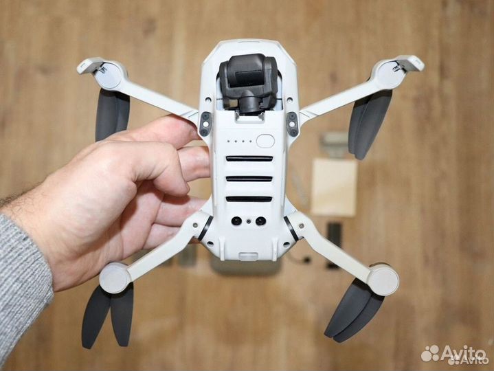 DJI mini 2, плюс два аккумулятора и кейс