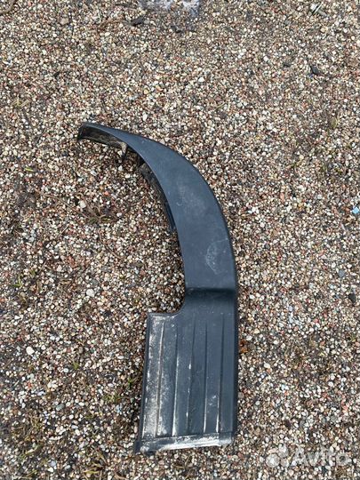 Тойота Хайлюкс накладка заднего бампера