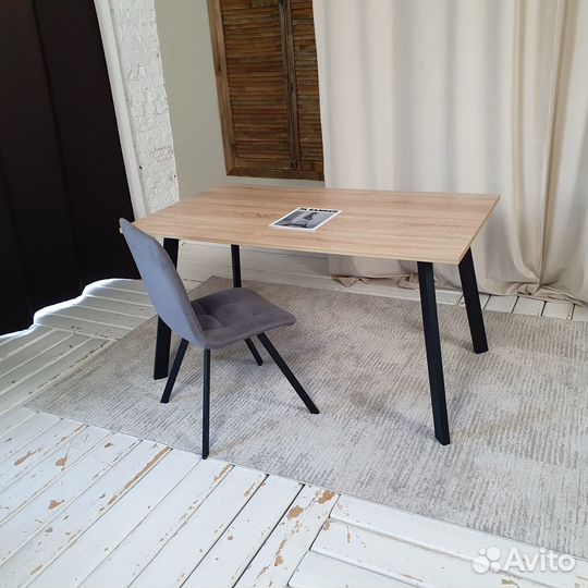 Компьютерный стол Ник Дуб 140*80 см. Черные ножки