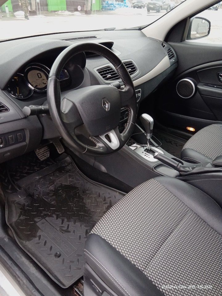 Renault Fluence: фото владельца