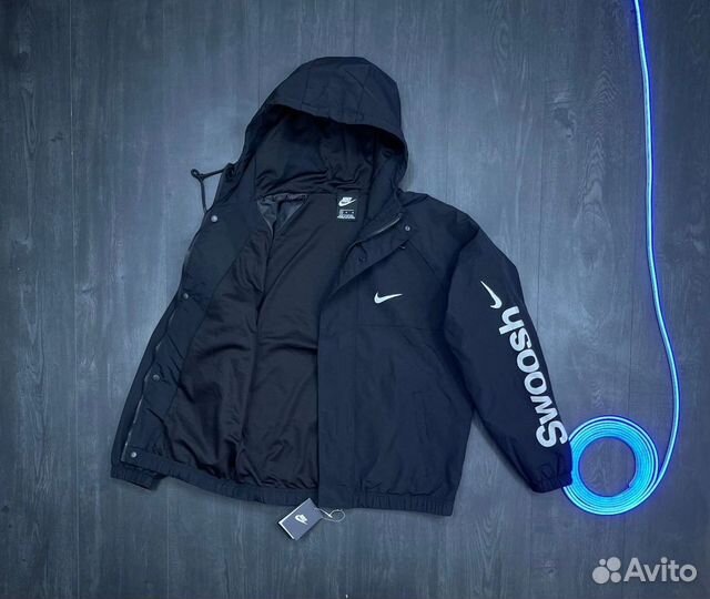 Ветровка Nike Swoosh