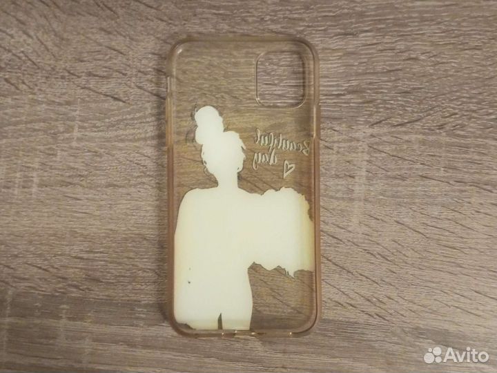 Чехол на iPhone 11