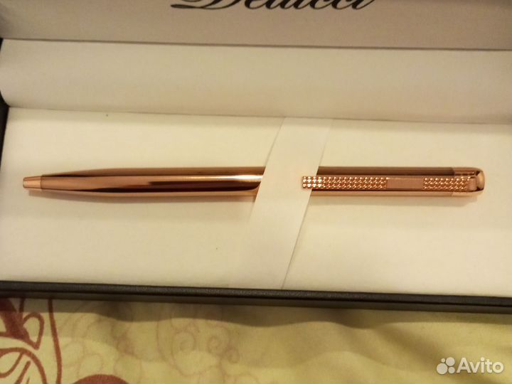 Ручка шариковая подарочная