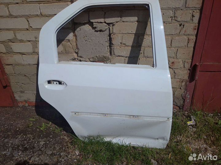 Дверь задняя правая логан 1