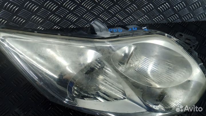 Фара правая toyota auris E150 2006