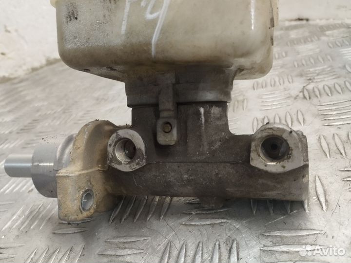 Главный тормозной цилиндр Volkswagen Golf IV