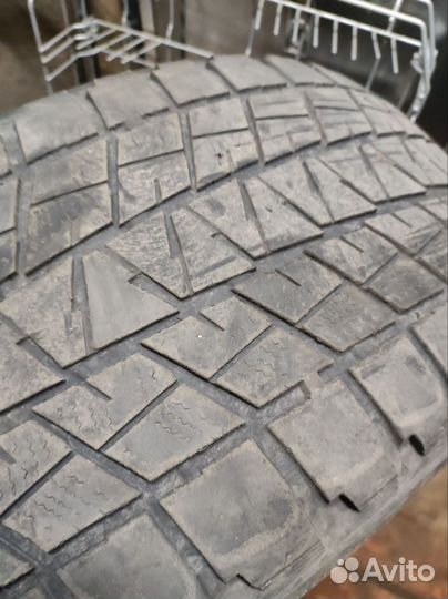 Bridgestone Blizzak DM-V1 265/50 R20