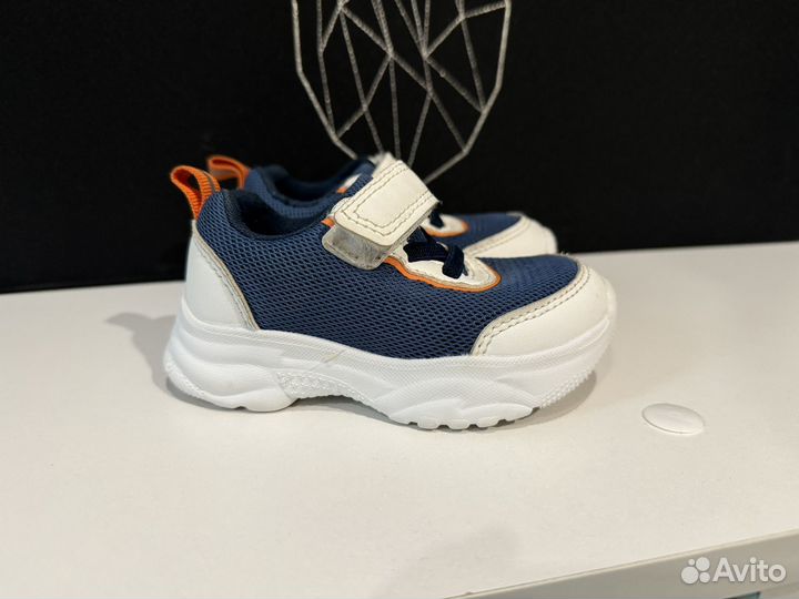 Кроссовки детские