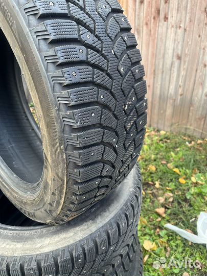 Bridgestone Blizzak Spike-01 205/55 R16