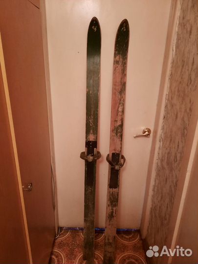 Лыжи старинные