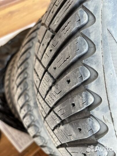 Goodyear Ultragrip Ice Arctic 205/55 R16