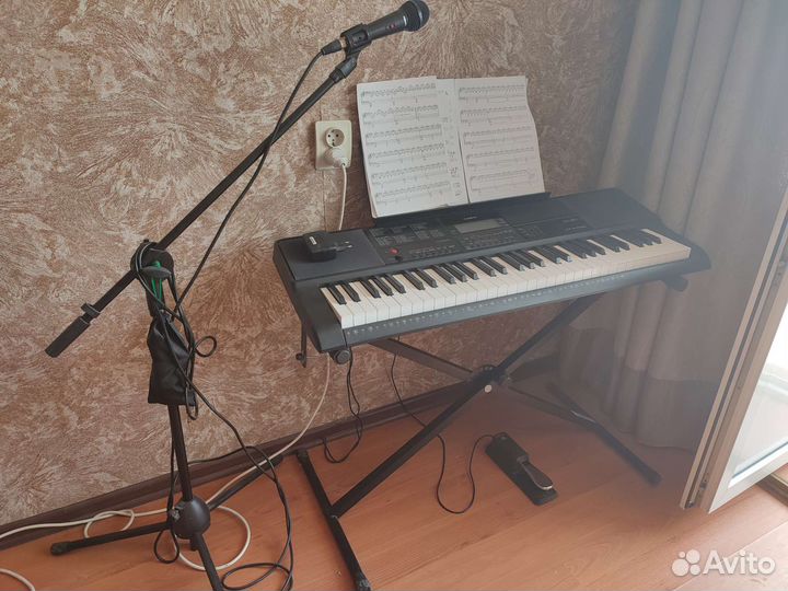 Синтезатор Casio CT-X700