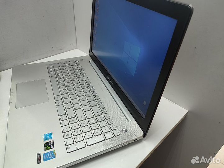 Ноутбук asus N550J
