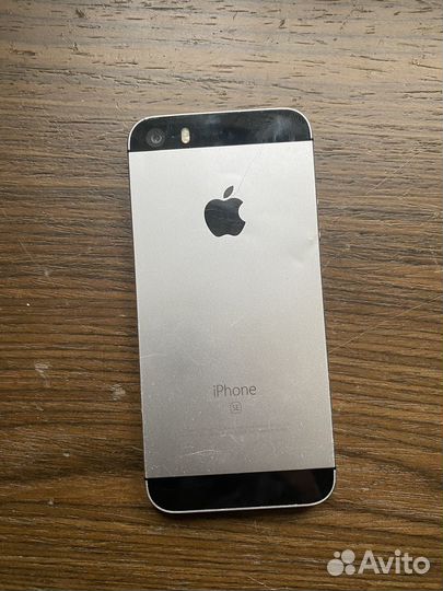 iPhone SE, 32 ГБ