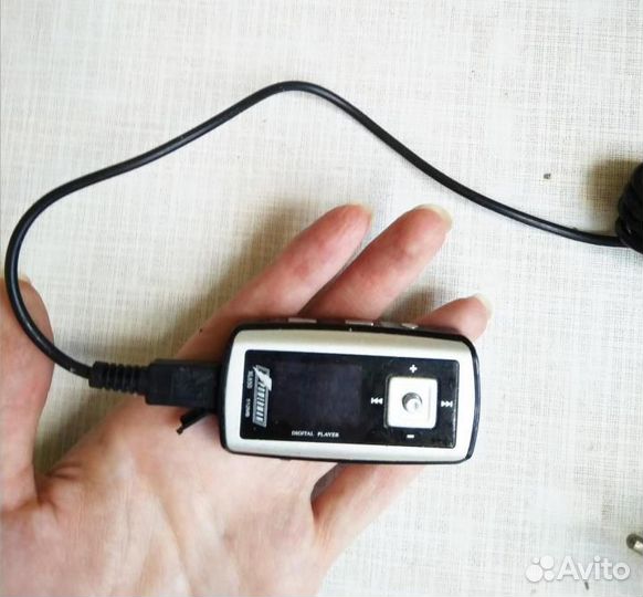 Карманный mp3 плеер с радио Powerman XL650 512мб