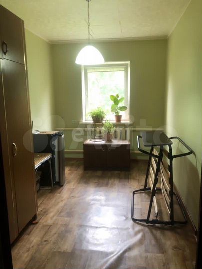 Комната 9,8 м² в 4-к., 2/2 эт.