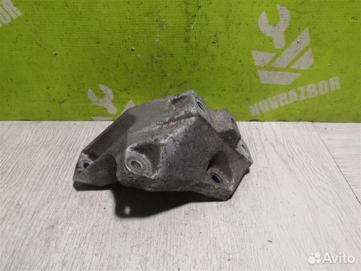 Кронштейн кпп левый Шкода Октавия А4