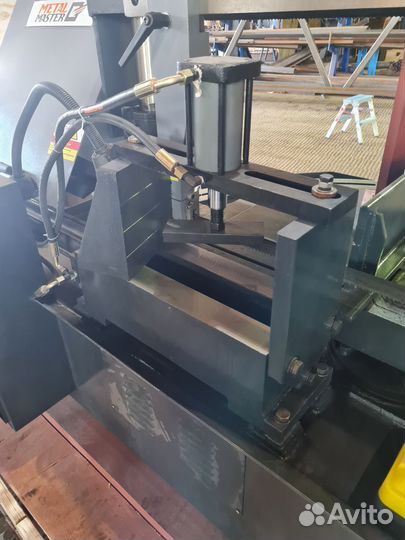 Ленточно пильный станок