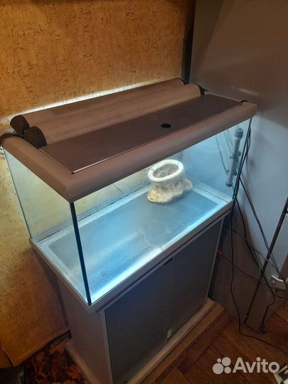 Аквариум на 100 литров с тумбой