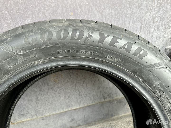 Goodyear EfficientGrip Performance 225/55 R17