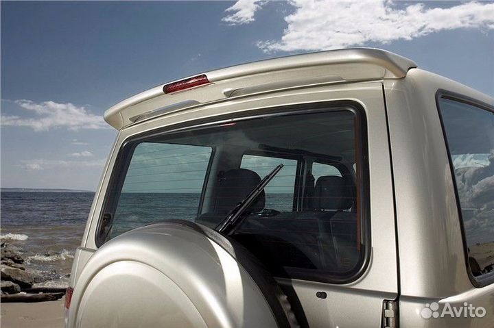 Спойлер крыши УАЗ Патриот с фонарем. Все цвета