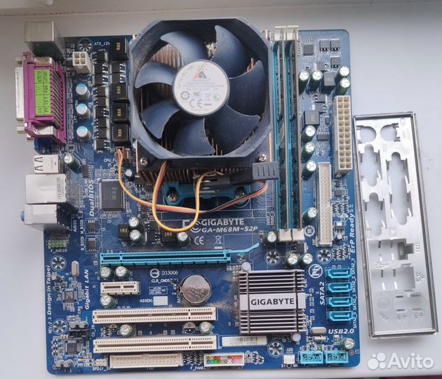 Материнская плата AM3 с процессором и памятью