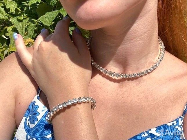 Колье чокер браслет и серьги со стразами бижутерия