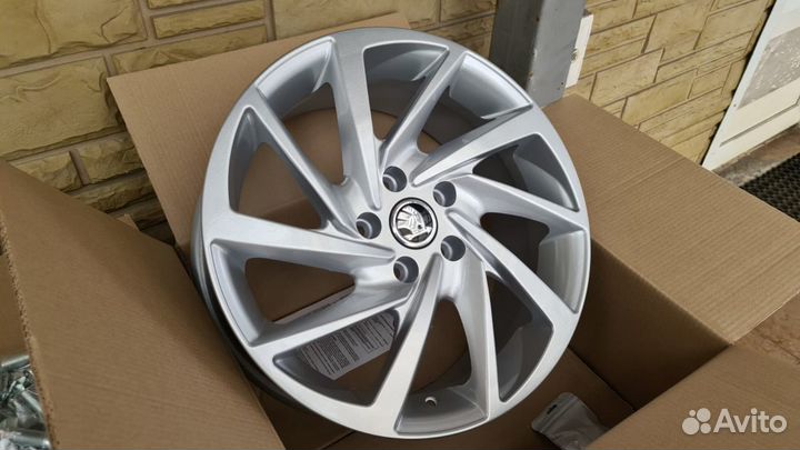 Новые комплект R17 на Skoda Kodiaq Karoq SuperB
