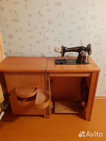 Швейная машинка подольская ножная