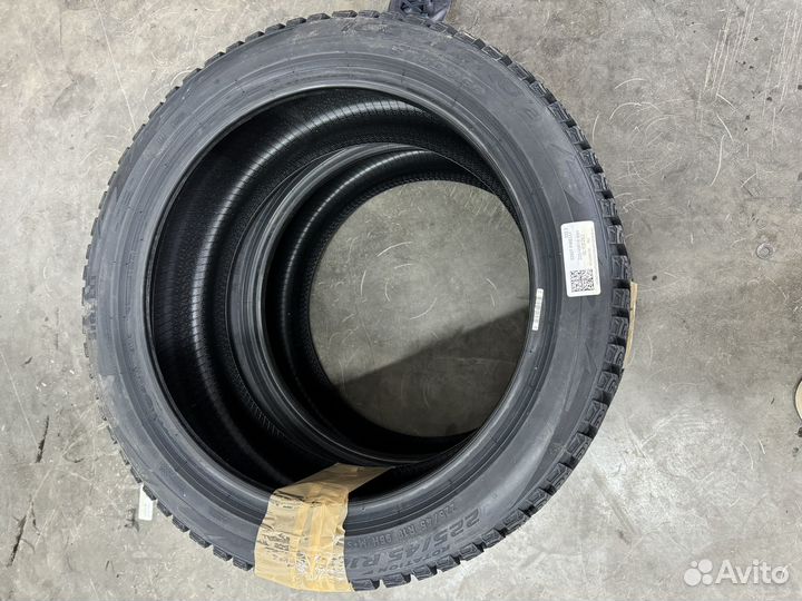 Pirelli Ice Zero 2 225/45 R18