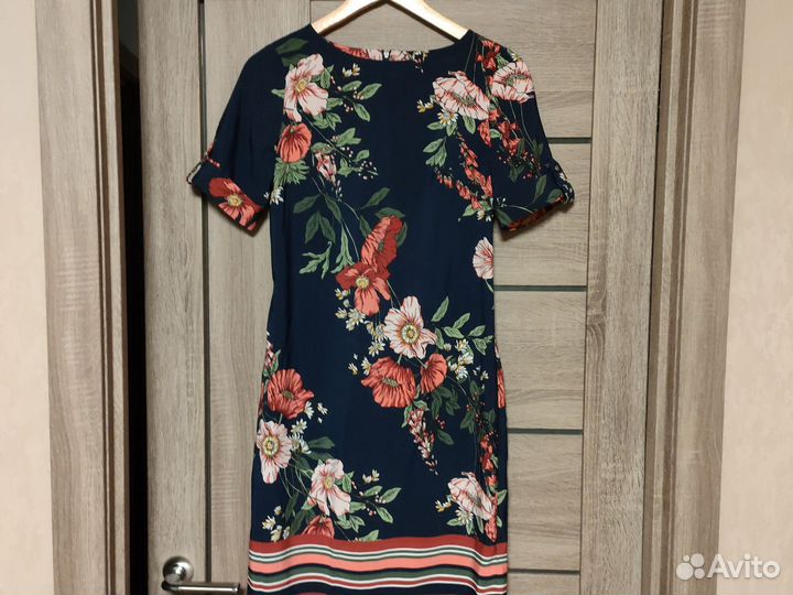 Платье zolla на весну, принт цветочный, S