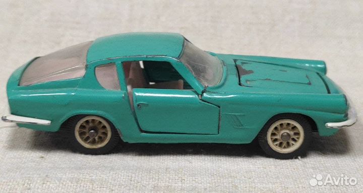 Модель машины 1:43 