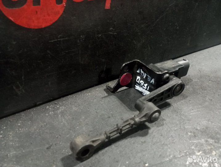 Датчик высоты дорожного просвета передний левый