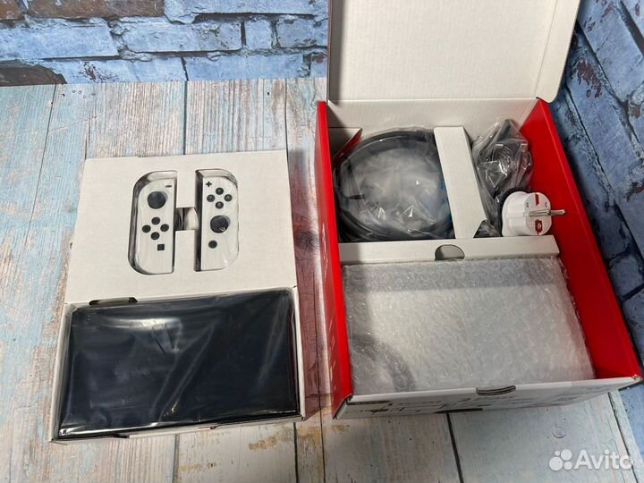 Nintendo Switch Oled (белая) Прошитая 64gb, новая