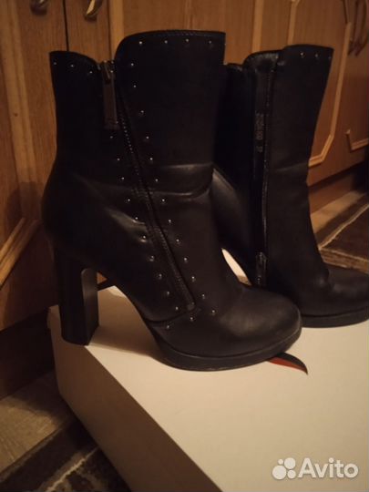 Ботинки черные