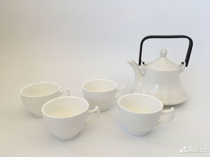 Чайный сервиз на 4 персоны новый