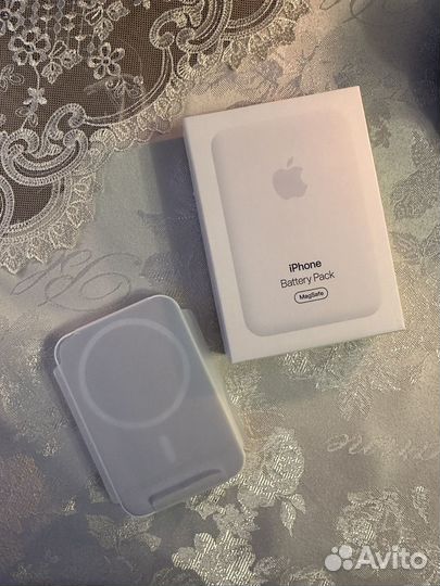 Повербанк apple