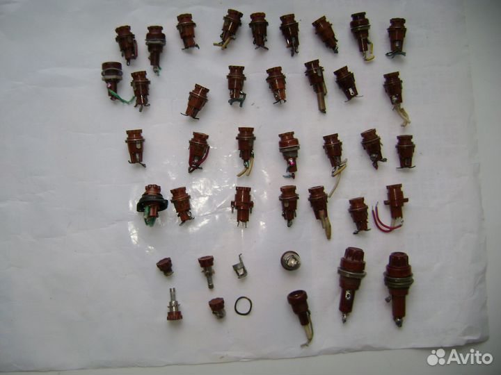 Радиодетали:гнезда предохранит