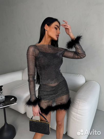 Крутой, мерцающий костюм