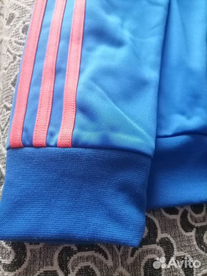 Спортивный костюм adidas новый 164