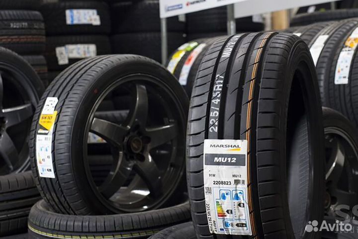 Marshal MU12 235/65 R17 104V