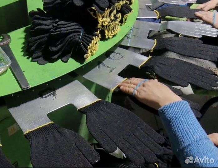 Оператор линии для нанесения пвх на перчатки