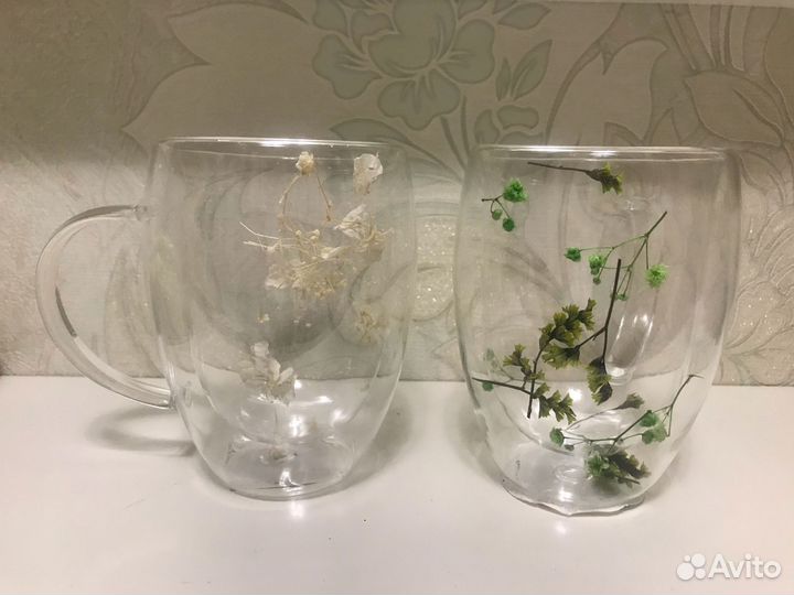 Стеклянные кружки с декором из сухих цветов