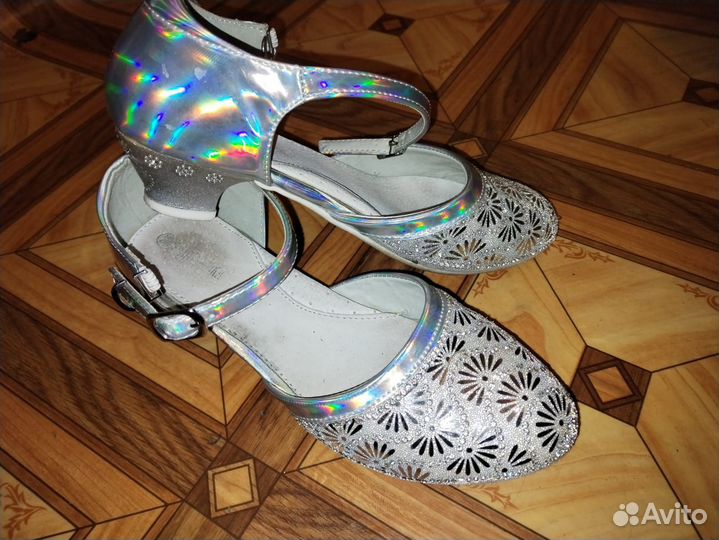 Туфли для девочки 35