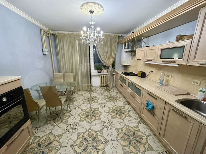 2-к. квартира, 75 м², 4/9 эт.