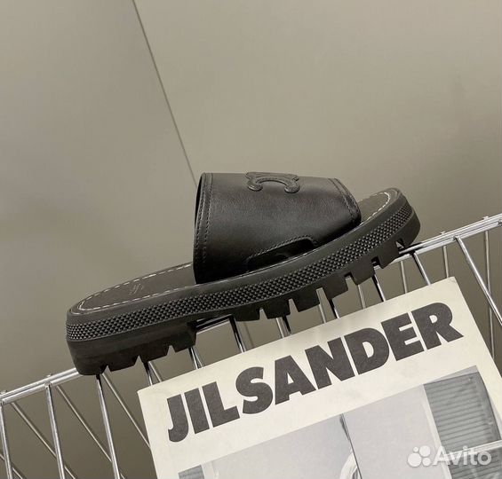 Шлепанцы Celine В наличии Размер 39